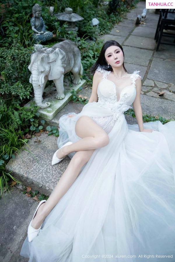 糖糖  [XiuRen]高清写真图 2024.12.05 No.9550 糖糖❤ 丝袜美腿第4张图片